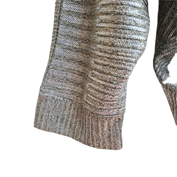 Kim & Cami Metallic Silver Batwing Style Top, Knit Fabric, Size Large - Picture 4 of 7